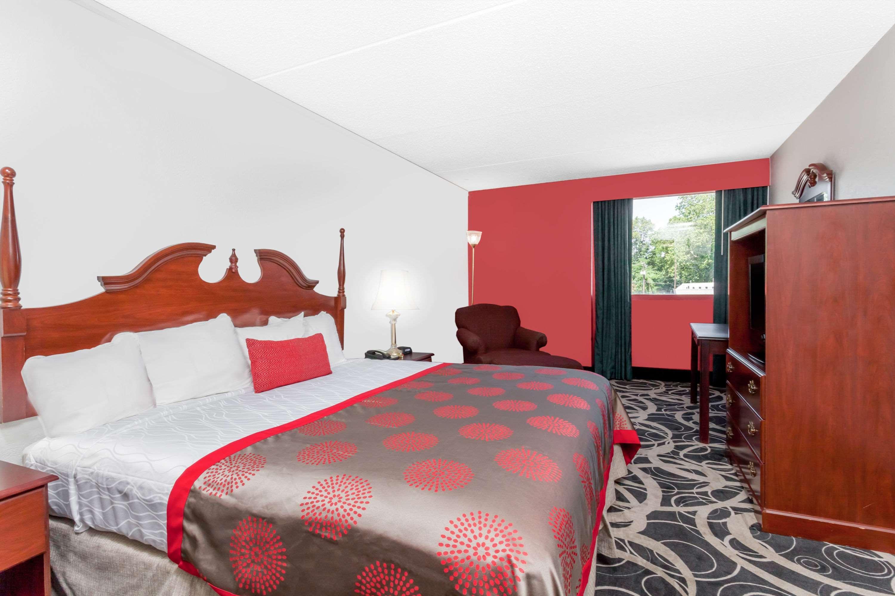 Ramada By Wyndham Henderson/evansville 3*