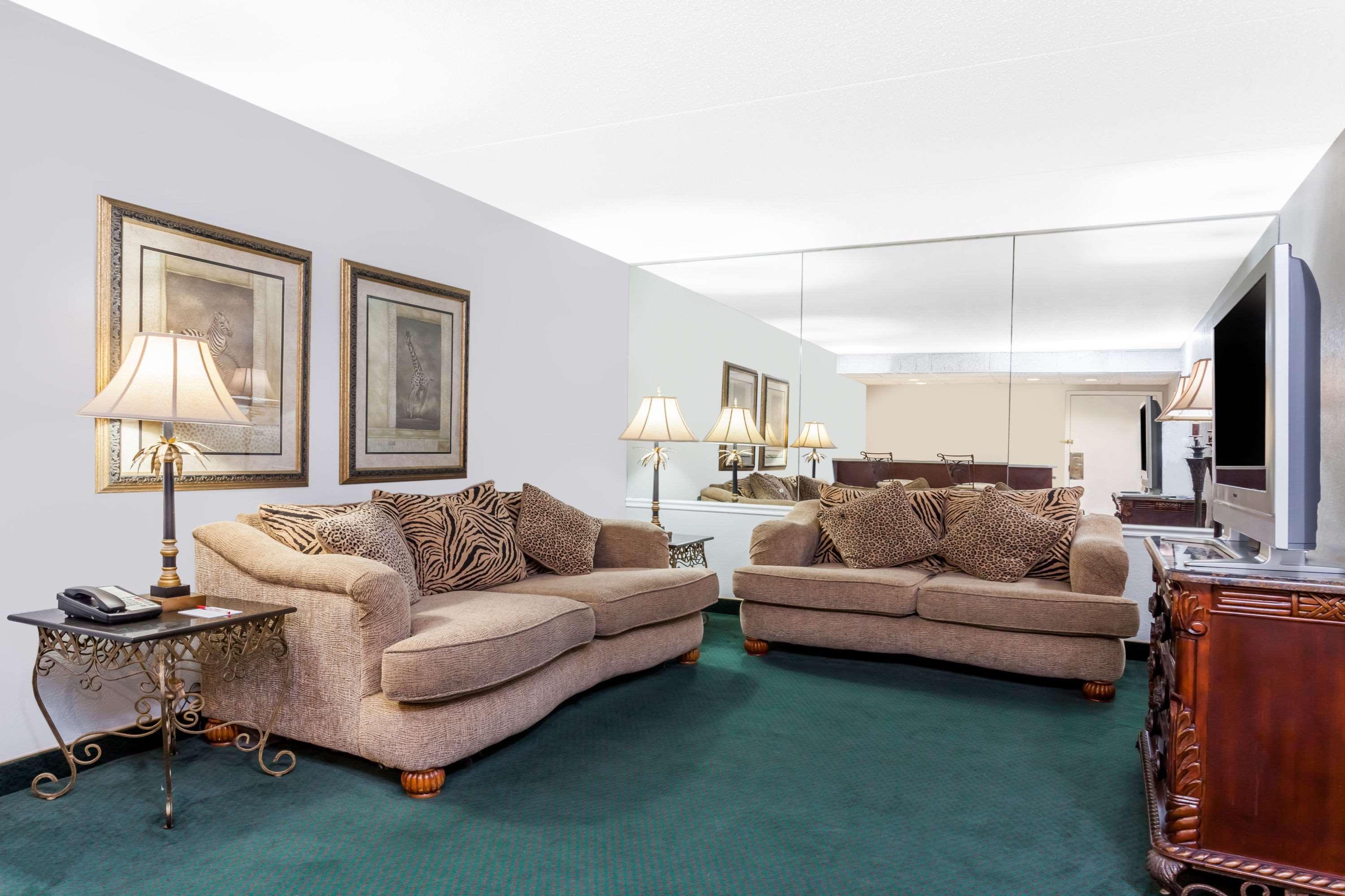 Ramada By Wyndham Henderson/evansville Hotel 3*