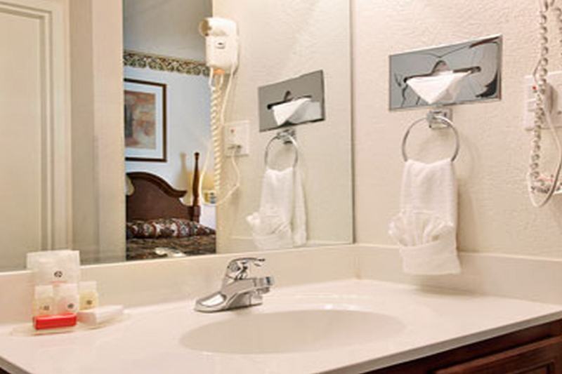 Ramada By Wyndham Henderson/evansville 3*