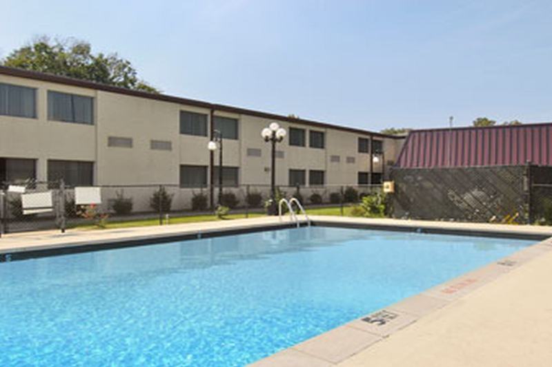 Ramada By Wyndham Henderson/evansville 3*