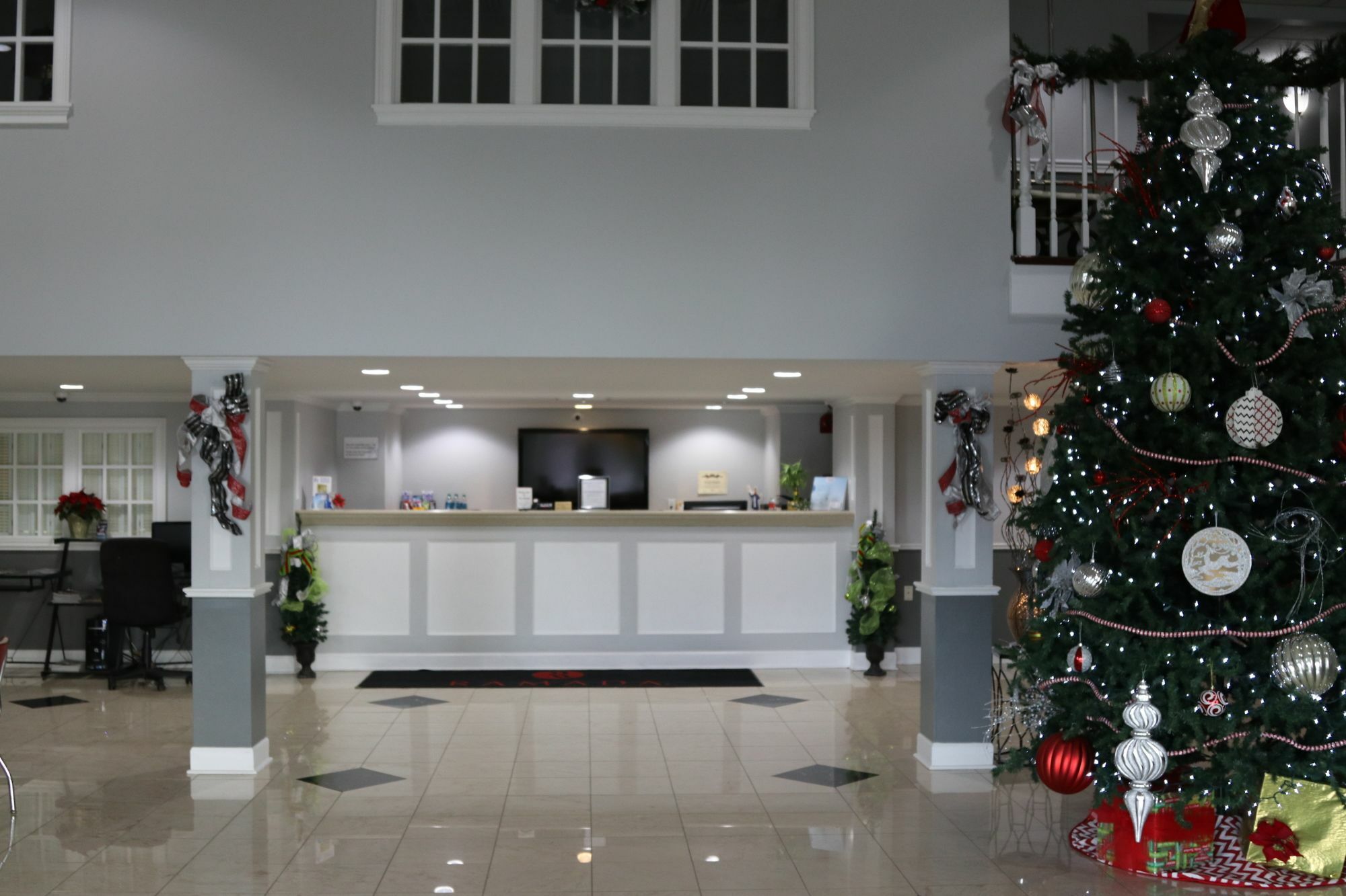 Ramada By Wyndham Henderson/evansville 3*