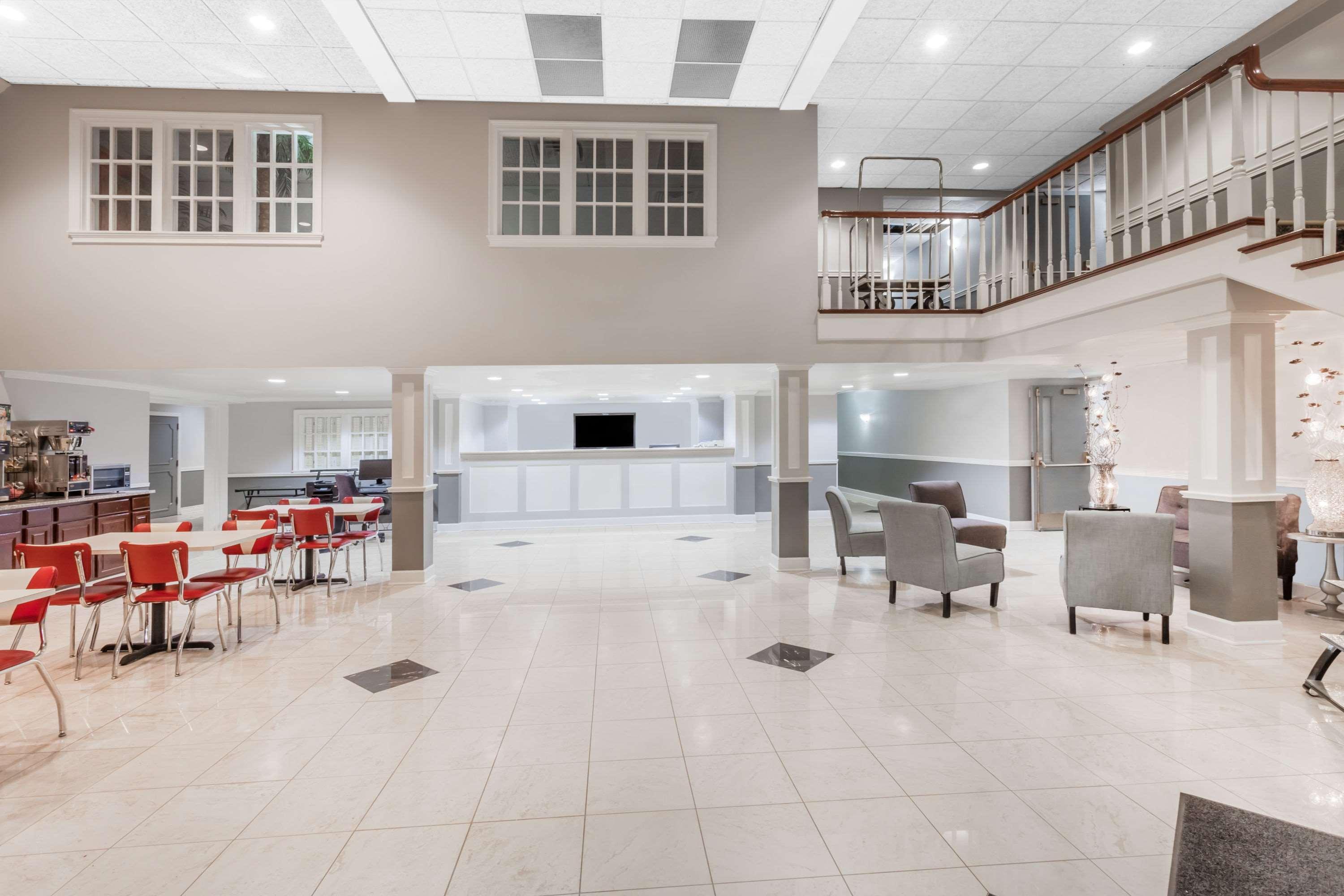 Ramada By Wyndham Henderson/evansville